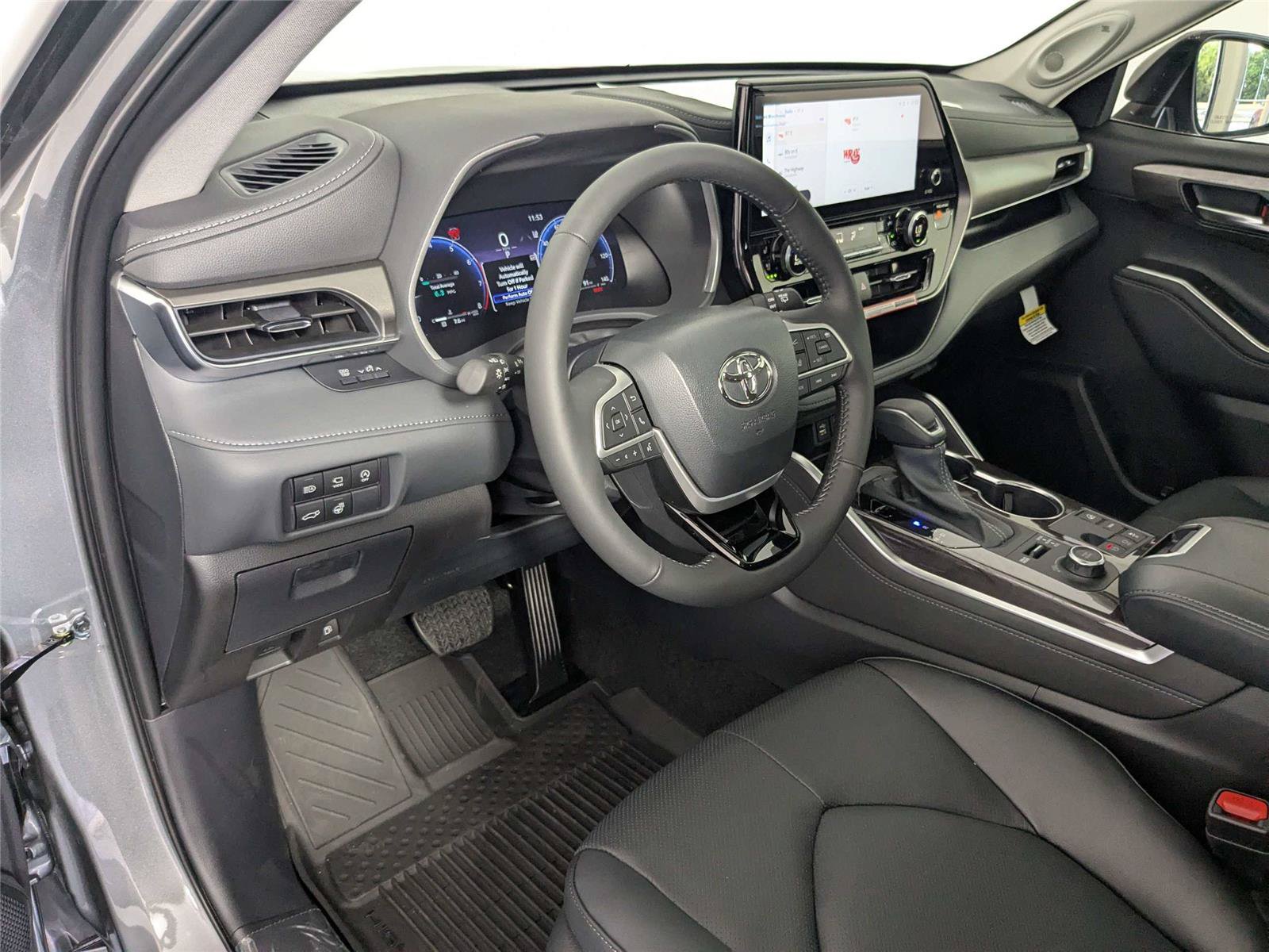 Certified 2026 Toyota Highlander Limited AWD/4WD image 9