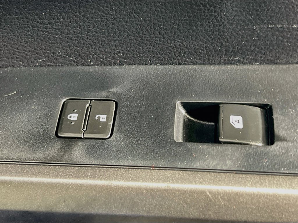 Used 2018 Toyota Tacoma TRD Sport RWD image 27
