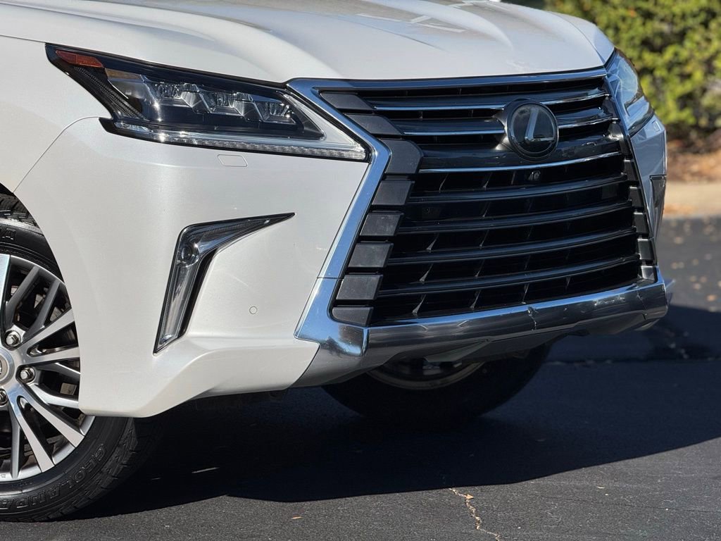 Used 2019 Lexus LX 570 4WD image 7