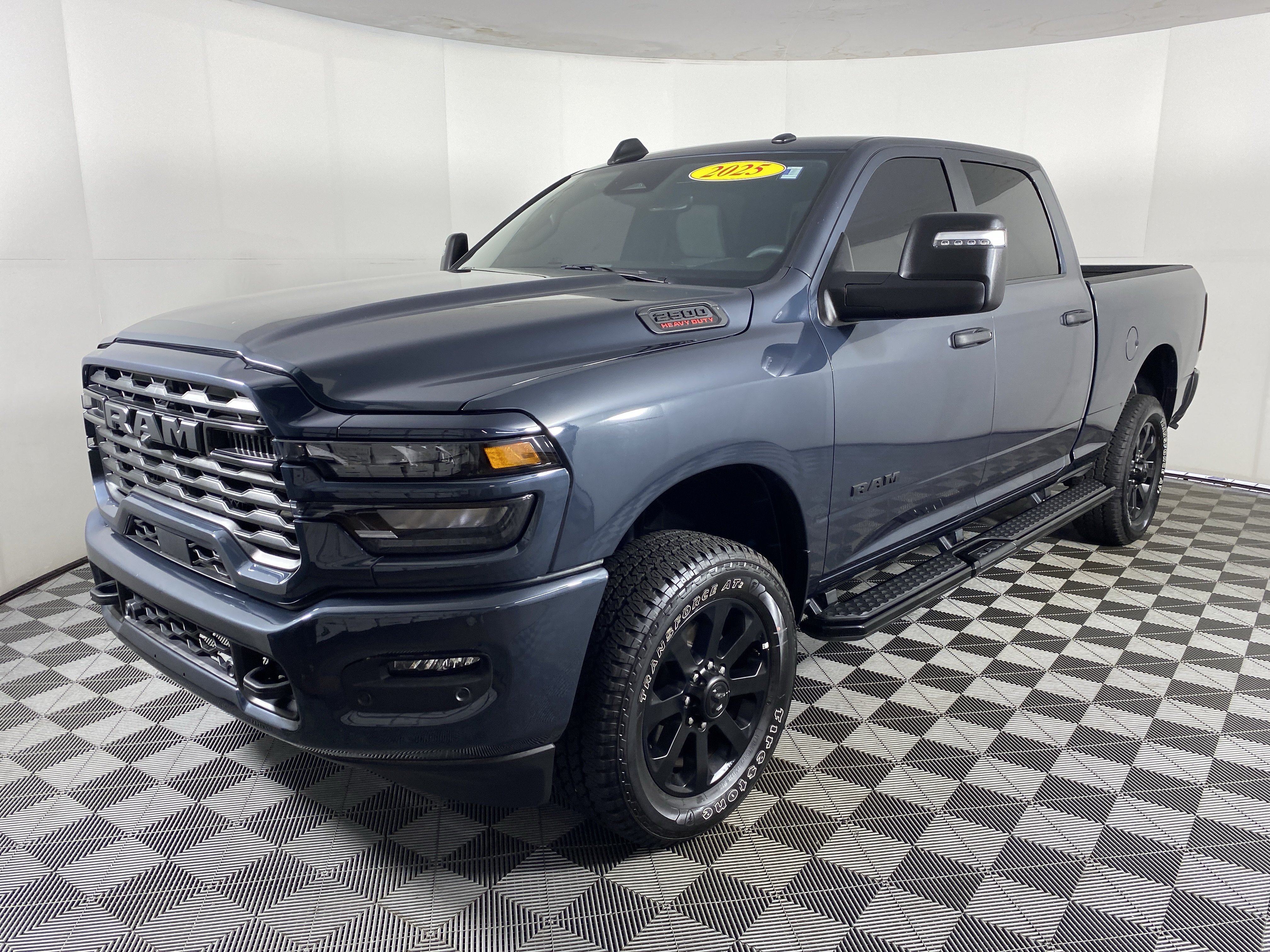 Used 2025 RAM 2500 Big Horn AWD/4WD image 10