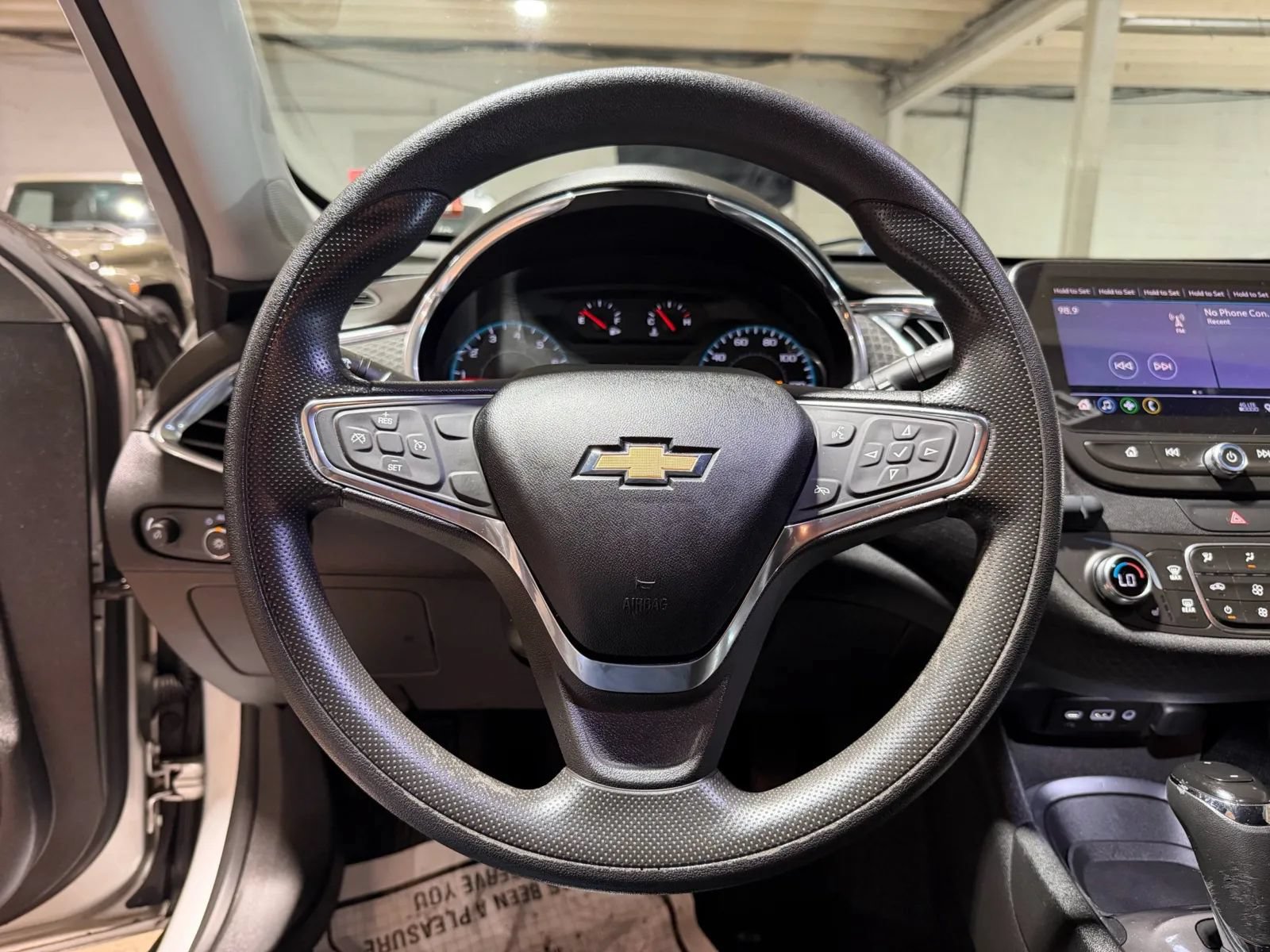 Used 2019 Chevrolet Malibu LT FWD image 12