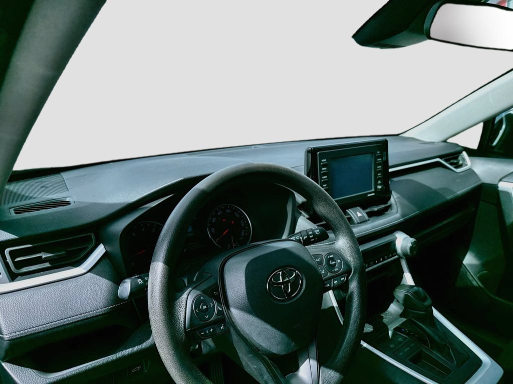 Used 2022 Toyota RAV4 XLE w/ Convenience Package FWD image 11
