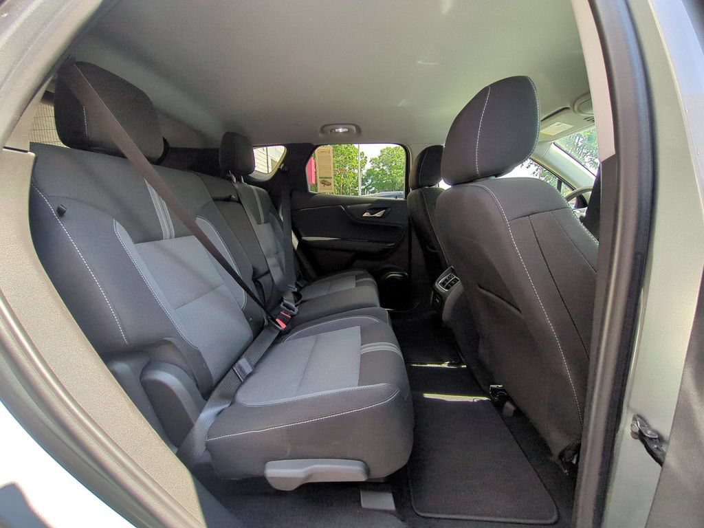 Used 2025 Chevrolet Blazer LT FWD image 30
