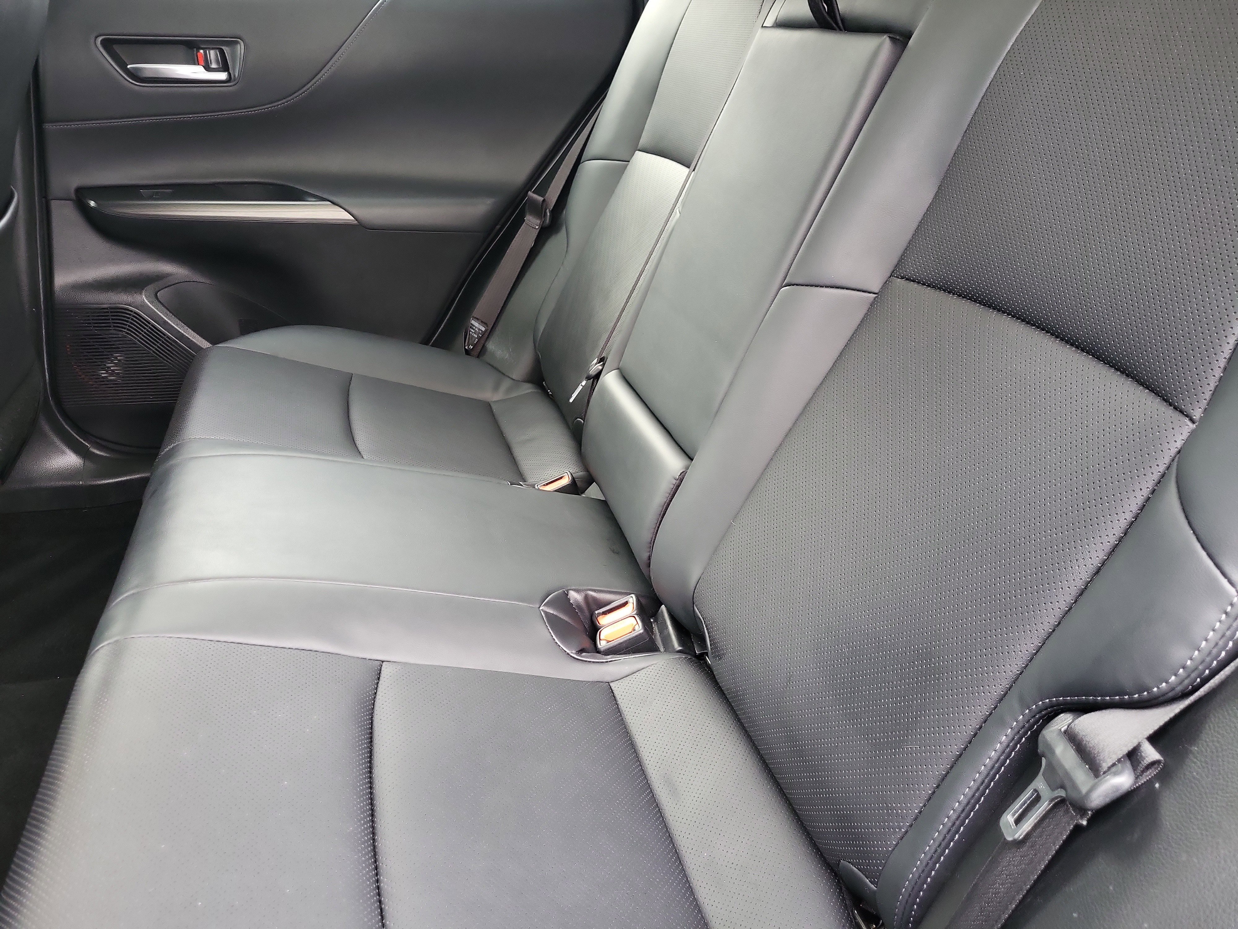 Used 2021 Toyota Venza LE image 14