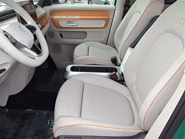 New 2025 Volkswagen ID. Buzz 1st Edition image 16