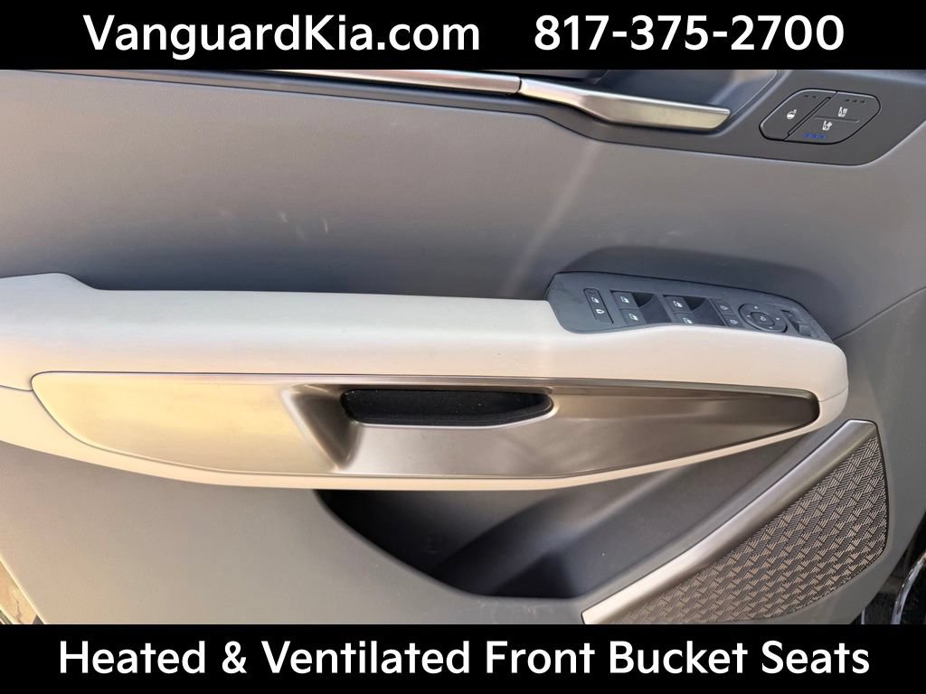 Certified 2024 Kia EV9 Wind AWD/4WD image 17