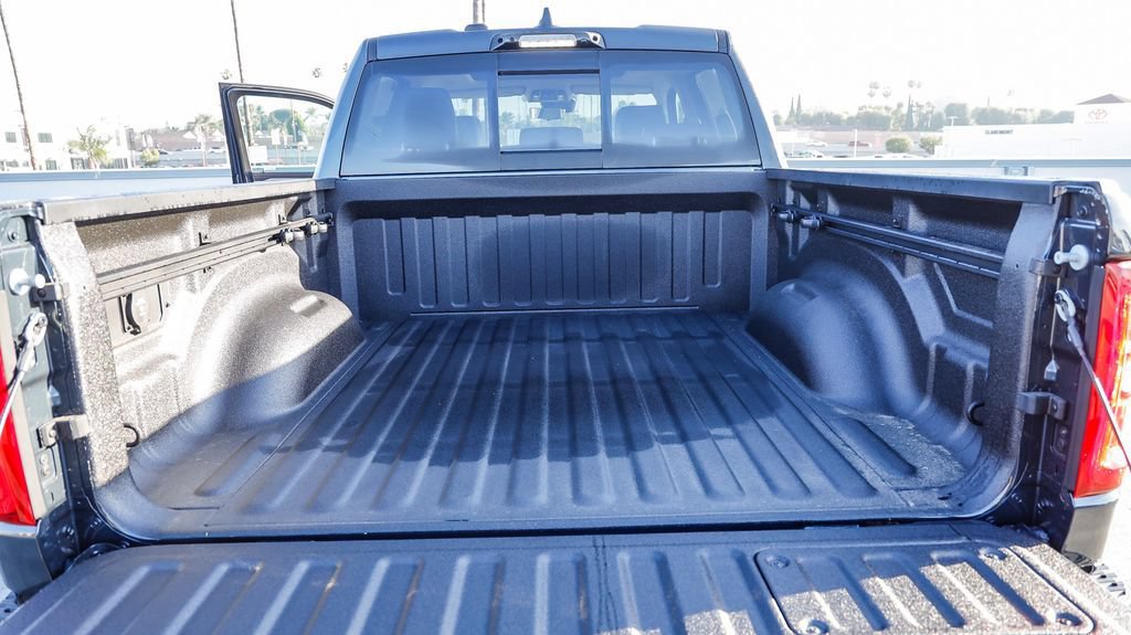 New 2026 RAM 1500 Laramie w/ Advanced Safety Group II AWD/4WD image 31
