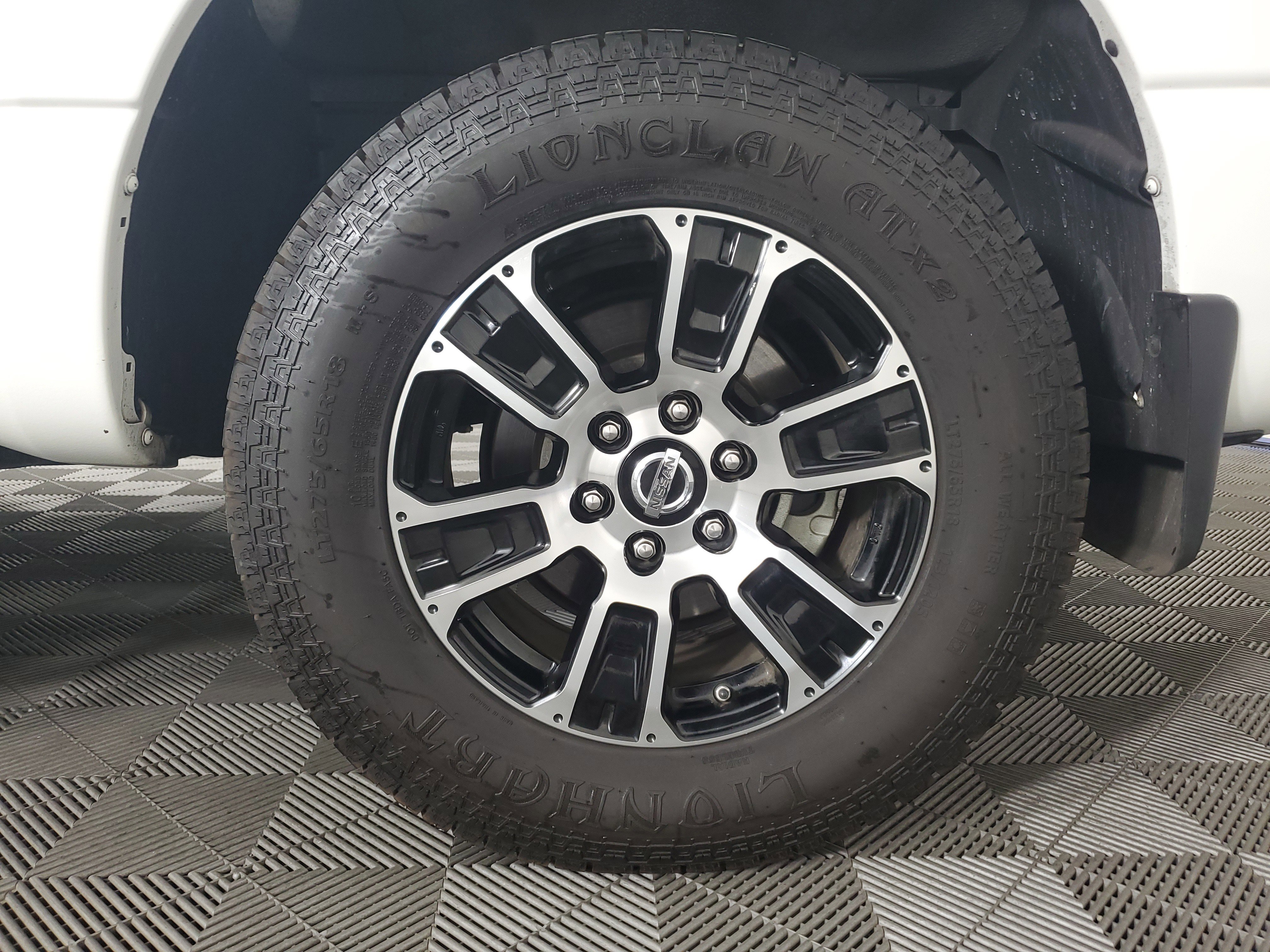 Used 2021 Nissan Titan SV w/ SV Convenience Package image 27