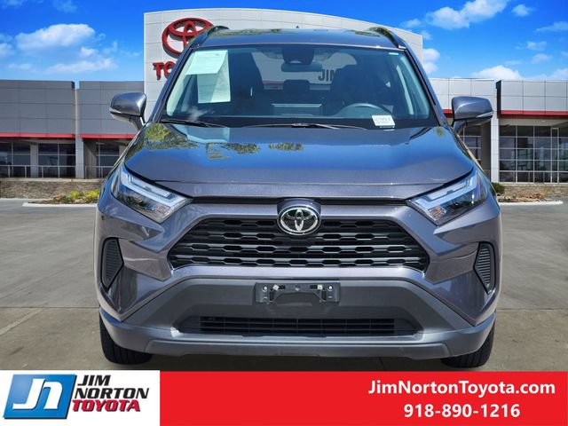 Used 2025 Toyota RAV4 XLE FWD image 2