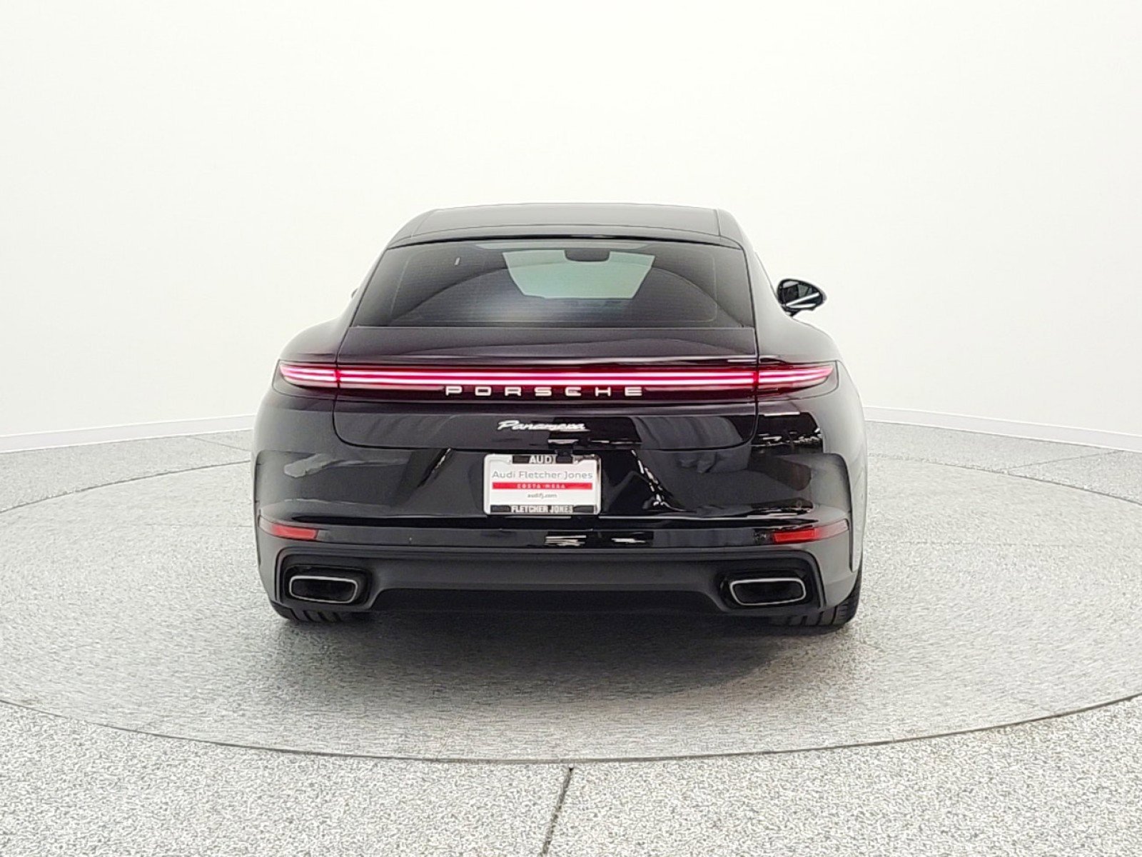 Used 2025 Porsche Panamera image 6