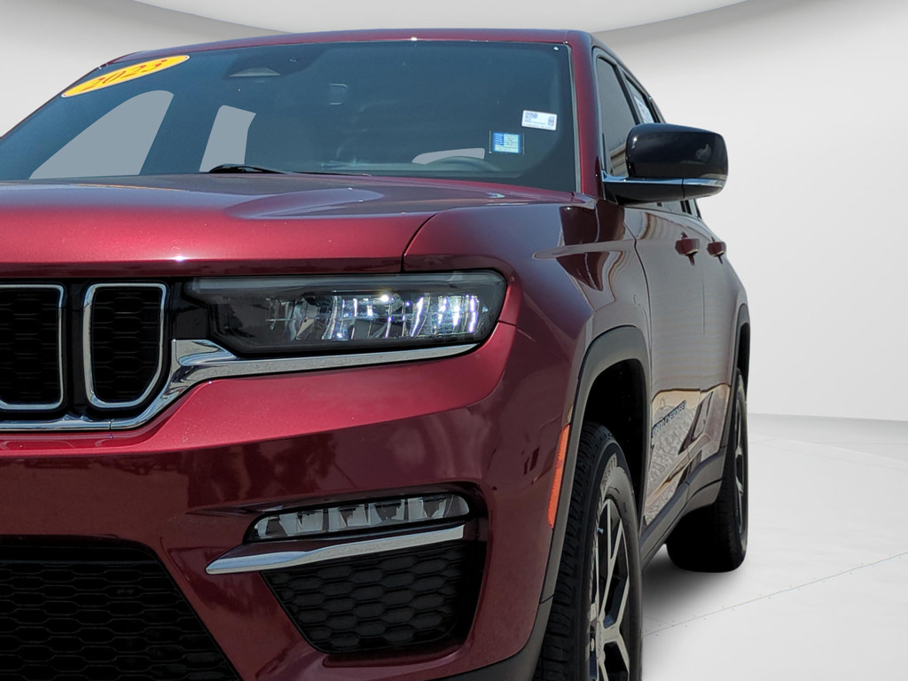 Used 2023 Jeep Grand Cherokee Limited AWD/4WD image 25