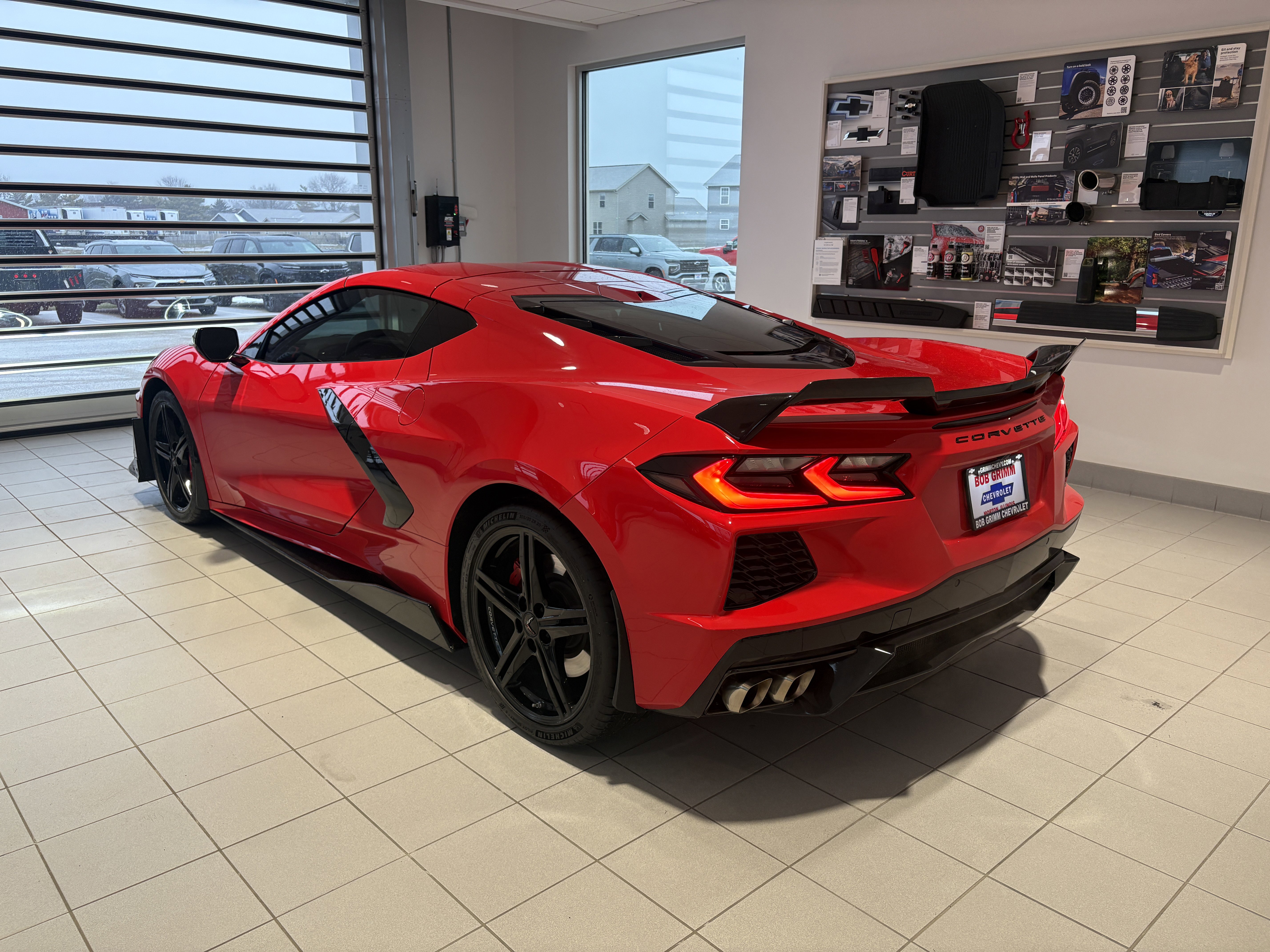 Used 2024 Chevrolet Corvette Stingray Preferred Cpe w/ Z51 Performance Package image 3