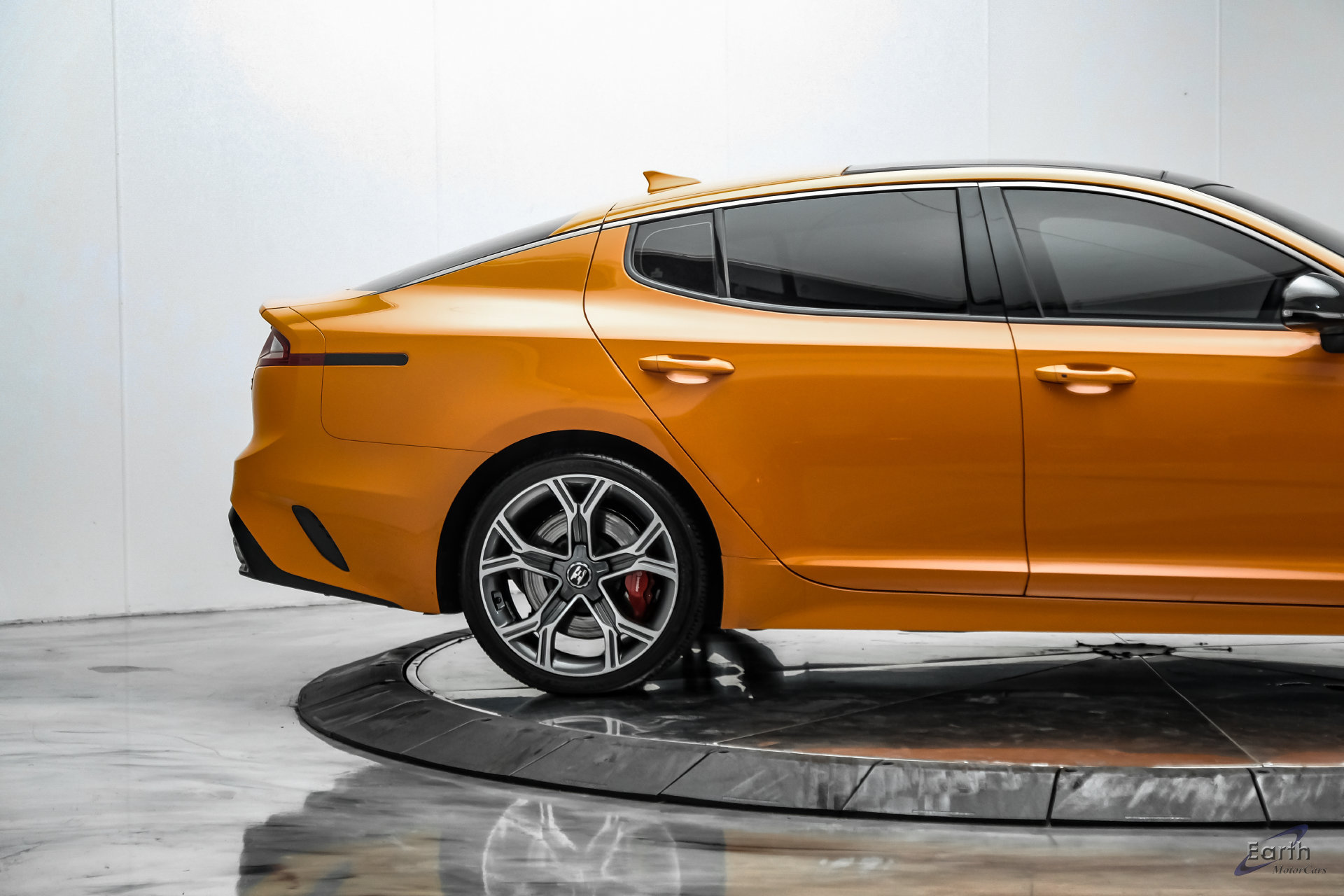 Used 2019 Kia Stinger GTS RWD image 21