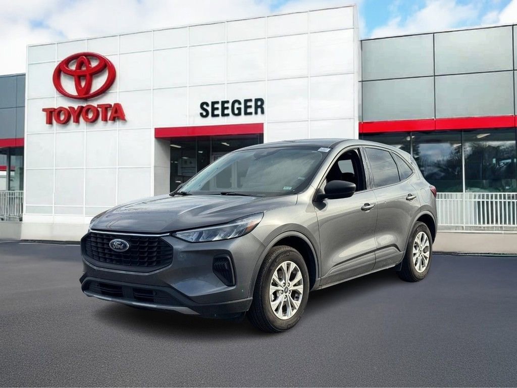 Used 2025 Ford Escape Active FWD image 9