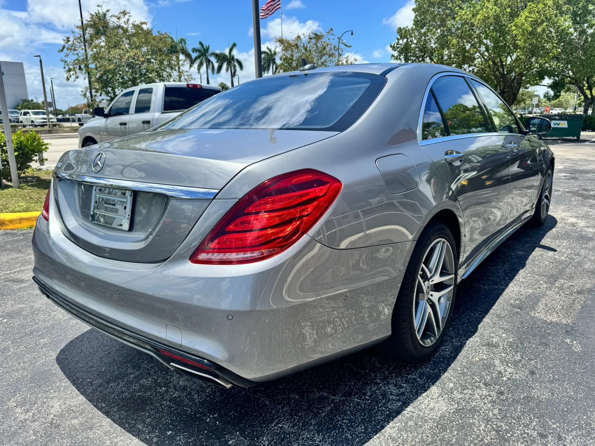 Used 2014 Mercedes-Benz S 550 Sedan image 4