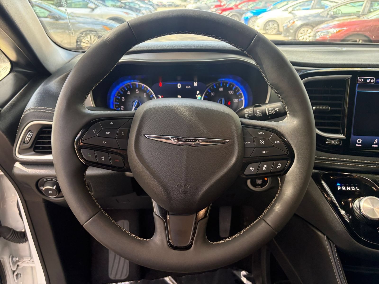 Used 2025 Chrysler Pacifica Limited FWD image 27