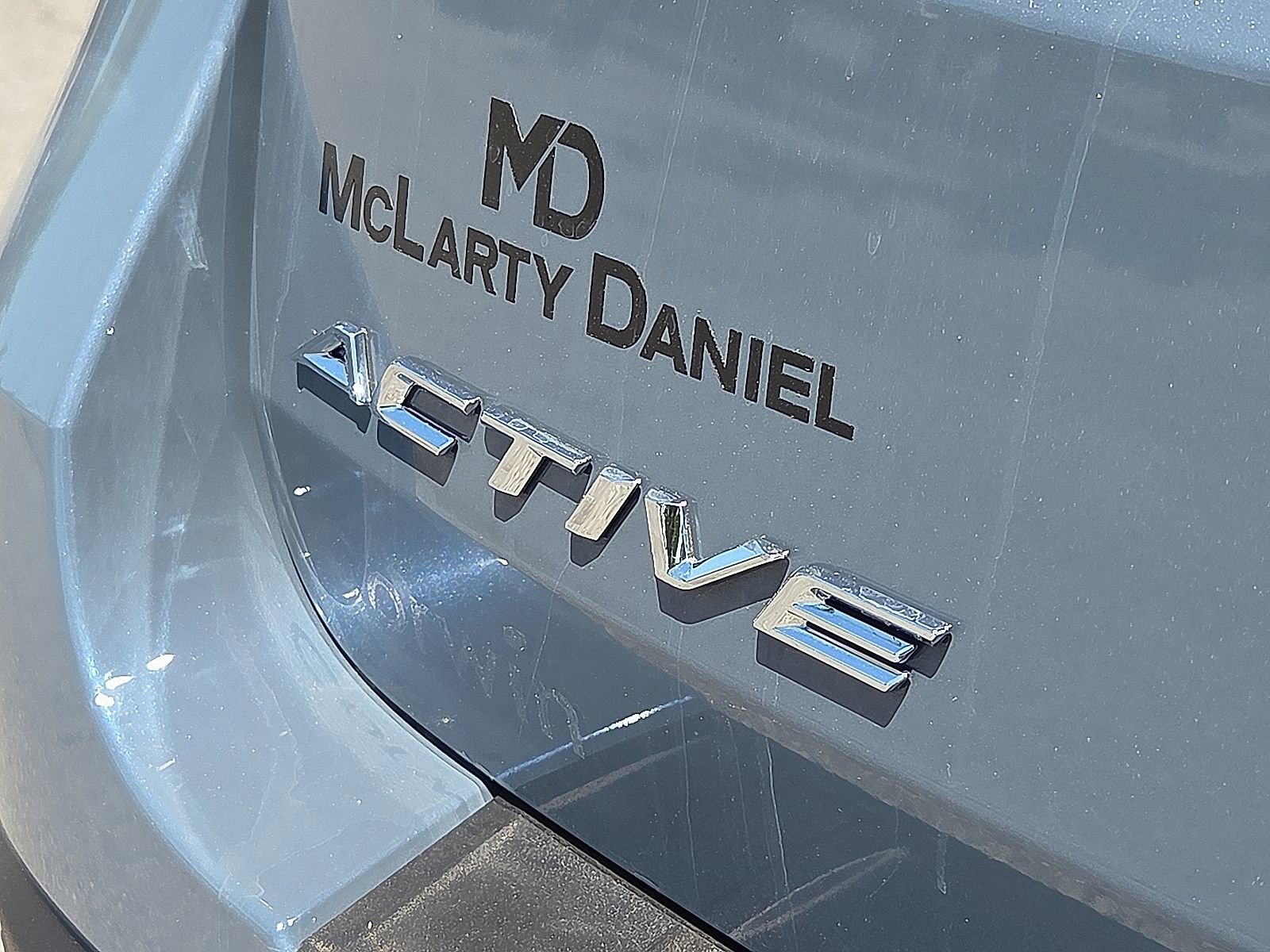 Used 2025 Ford Explorer Active AWD/4WD image 8