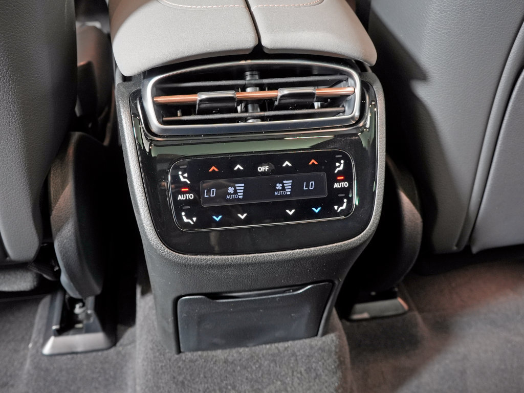 Used 2026 Mercedes-Benz EQS 400 4MATIC SUV image 36