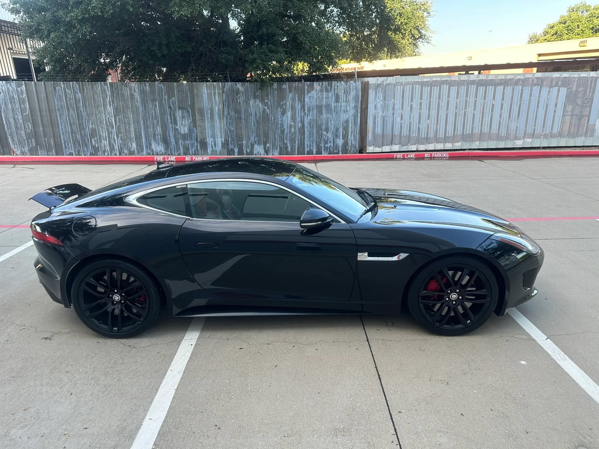 Used 2015 Jaguar F-TYPE R RWD image 7