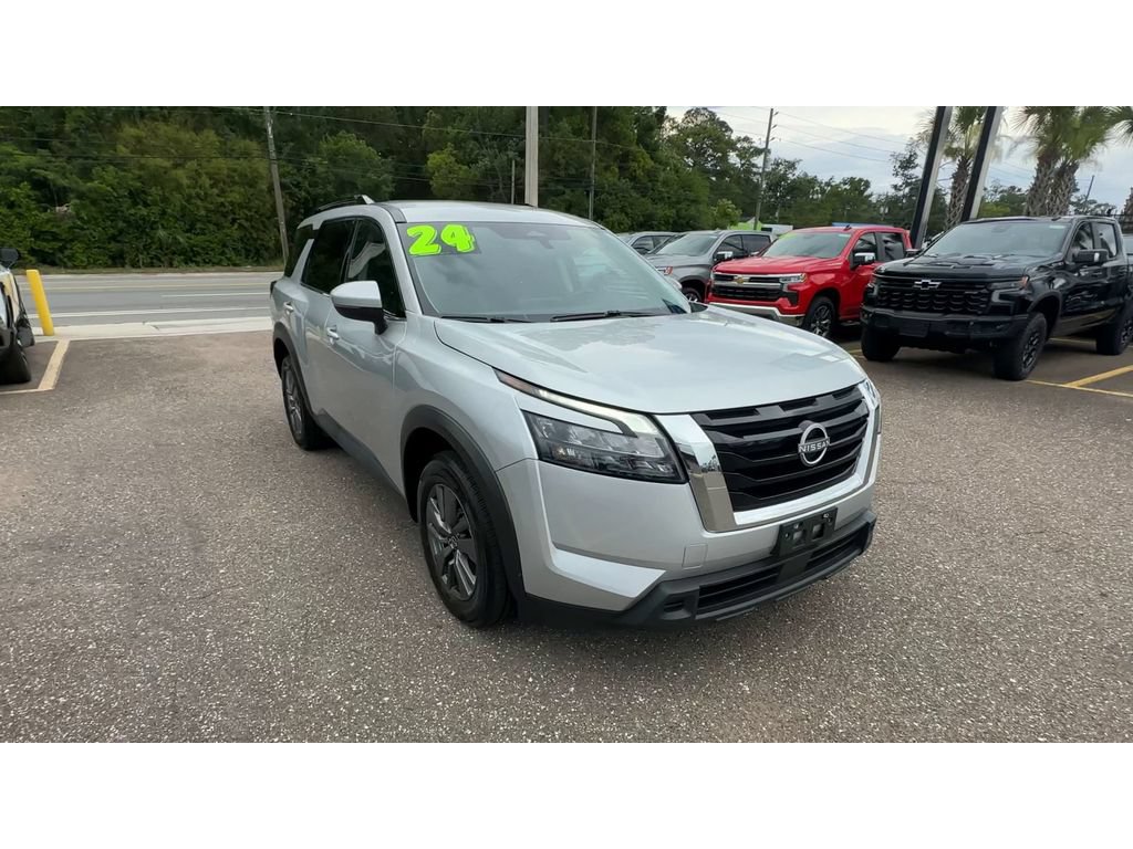 Used 2024 Nissan Pathfinder SV AWD/4WD image 8