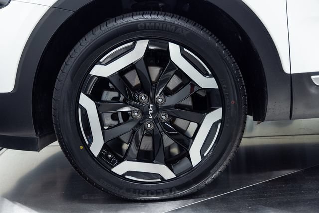 Used 2024 Kia Telluride EX w/ EX Captain's Chair Package FWD image 28