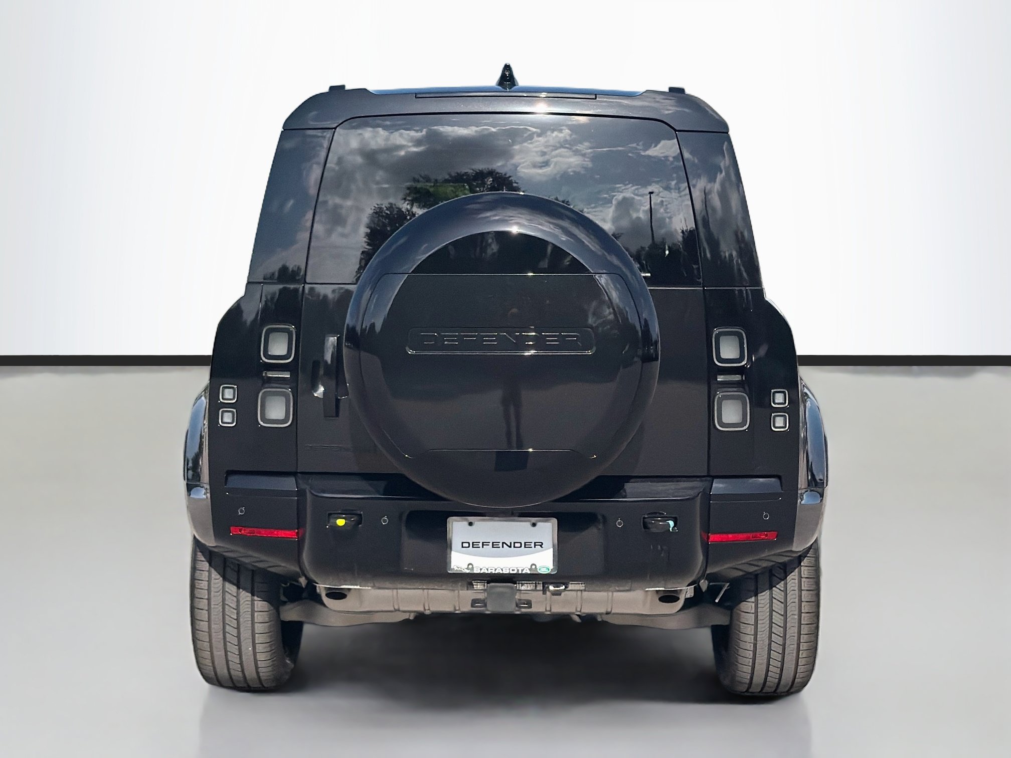 New 2026 Land Rover Defender 110 X-Dynamic SE AWD/4WD image 4