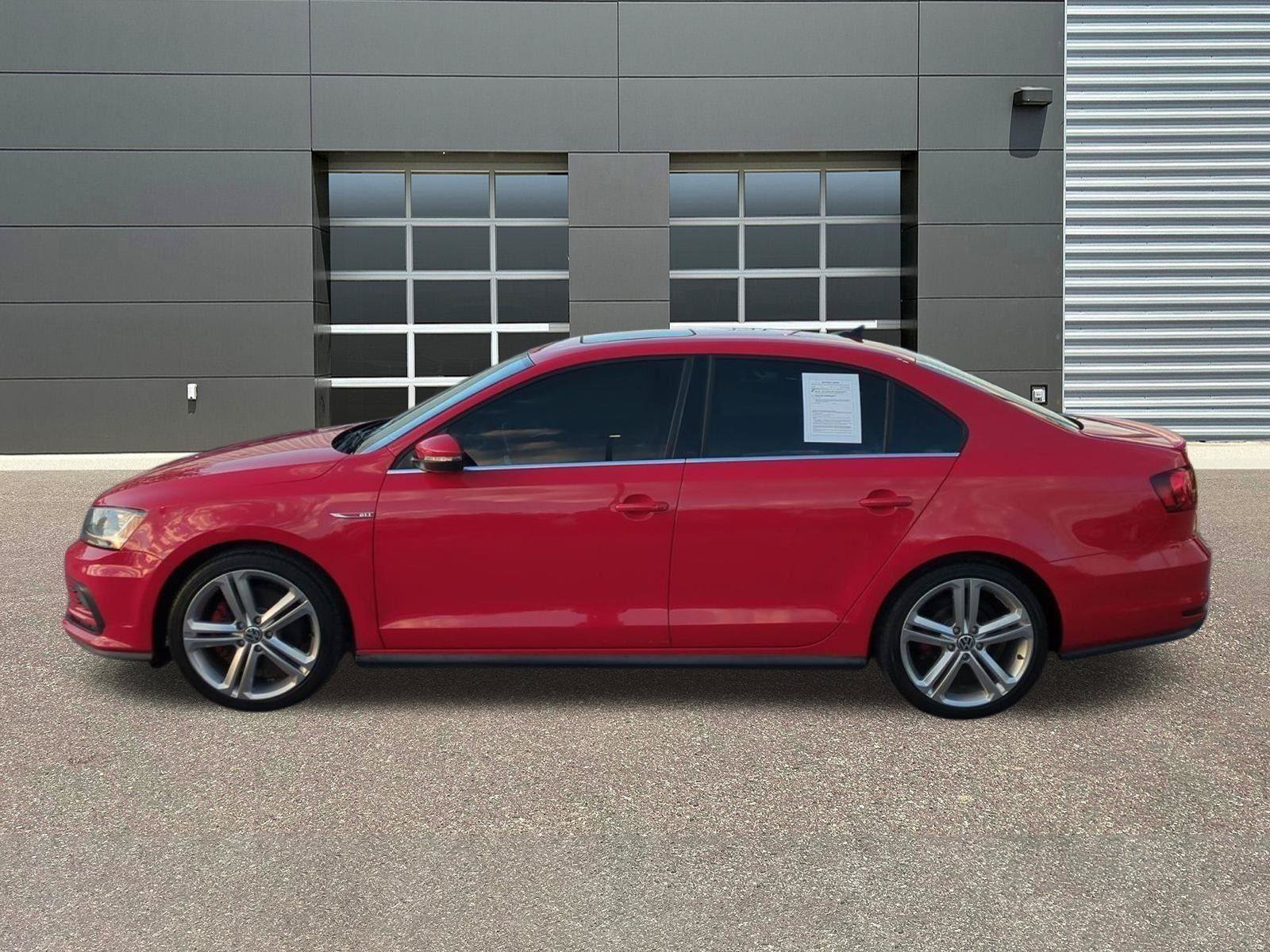 Used 2017 Volkswagen Jetta GLI FWD image 4