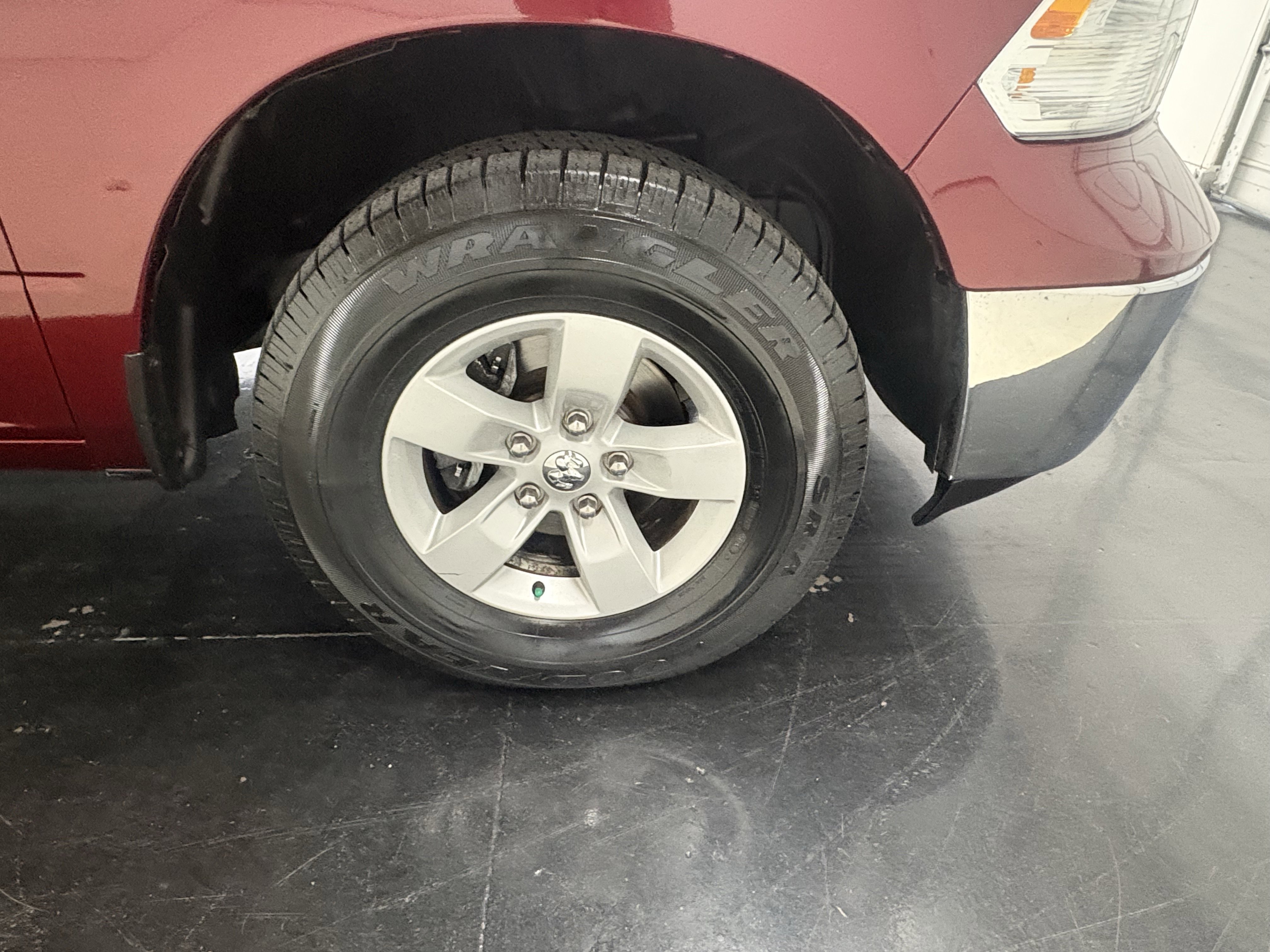 Used 2019 RAM 1500 Classic SLT image 9