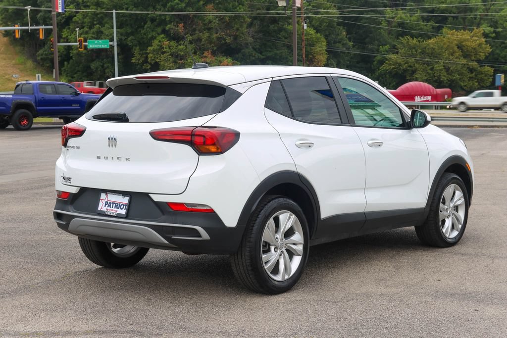 Used 2025 Buick Encore GX Preferred AWD/4WD image 3