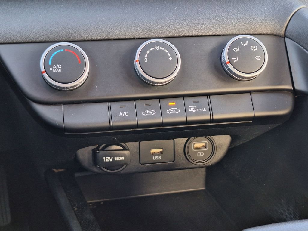 Certified 2021 Hyundai Elantra SE image 21