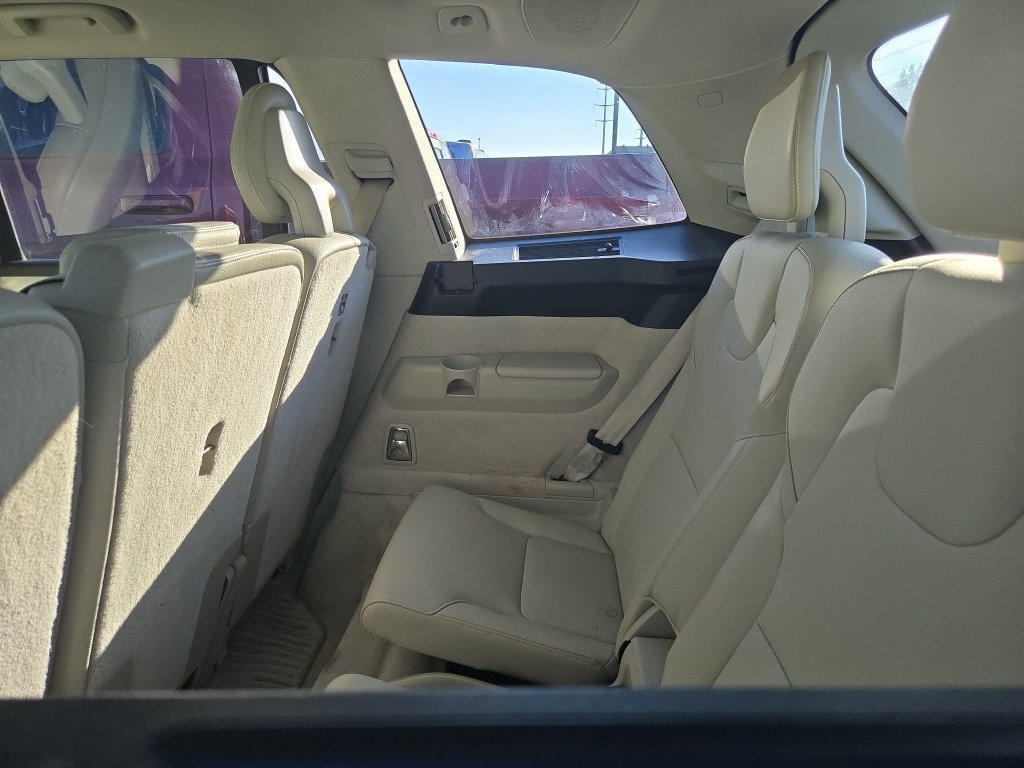 Used 2016 Volvo XC90 T6 Momentum AWD/4WD image 8