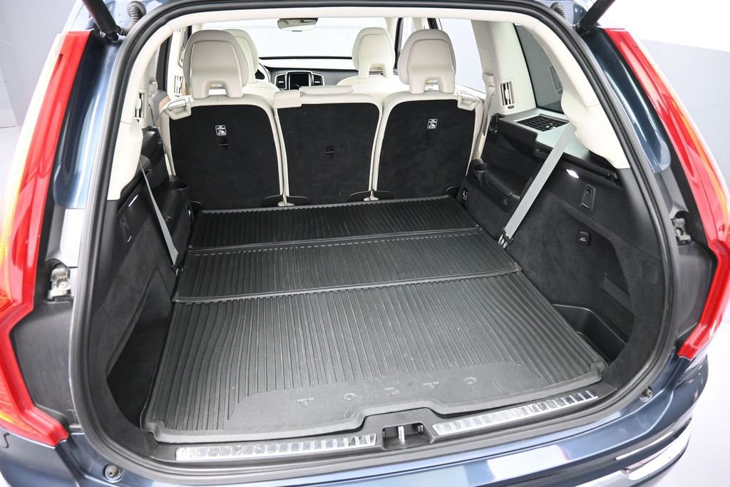 Used 2022 Volvo XC90 T8 Inscription Expression w/ Advanced Package AWD/4WD image 35
