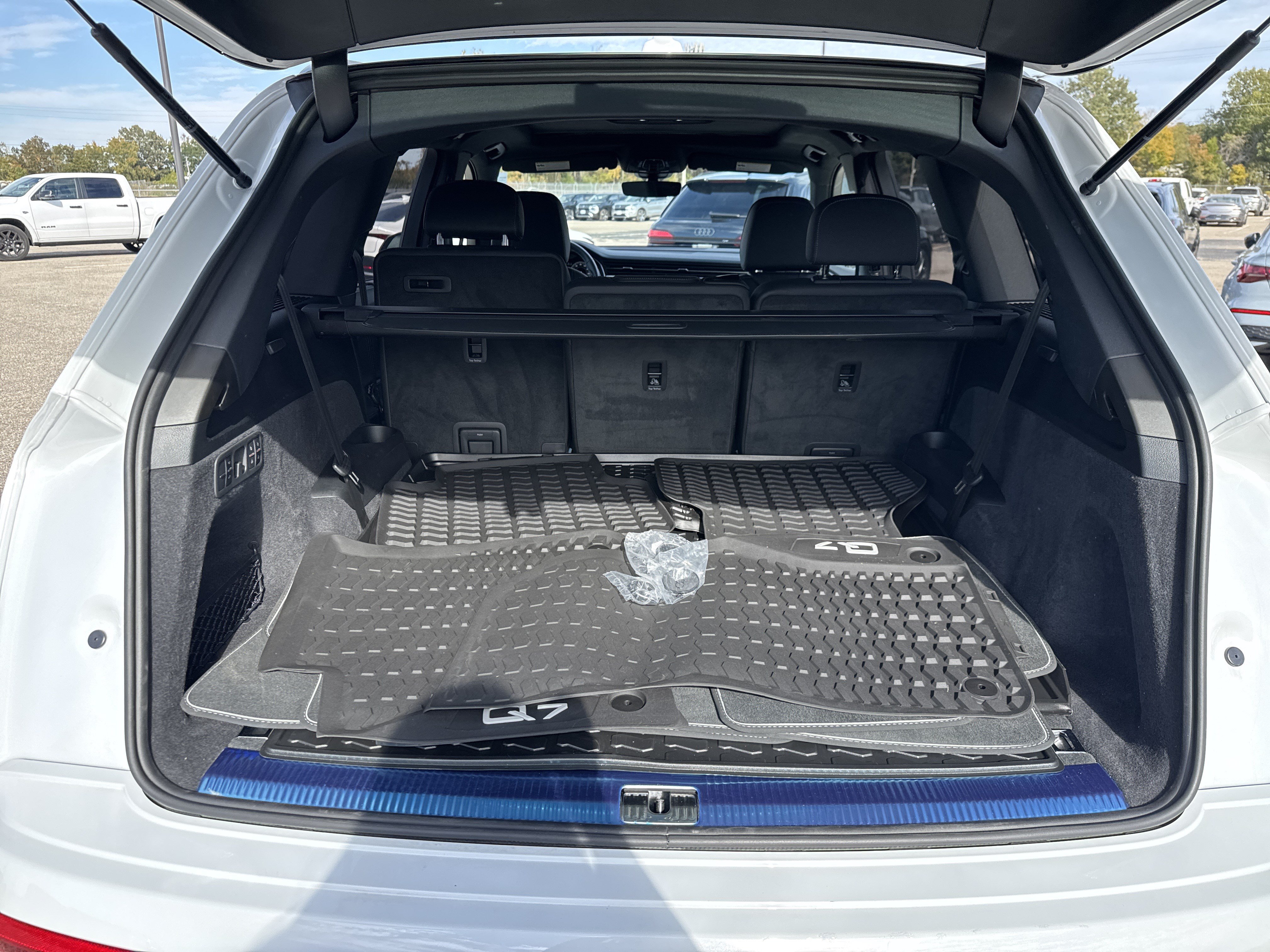 Certified 2026 Audi Q7 Premium Plus w/ Premium Plus Package AWD/4WD image 8