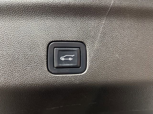 Used 2022 Chevrolet Tahoe RST w/ Luxury Package AWD/4WD image 30