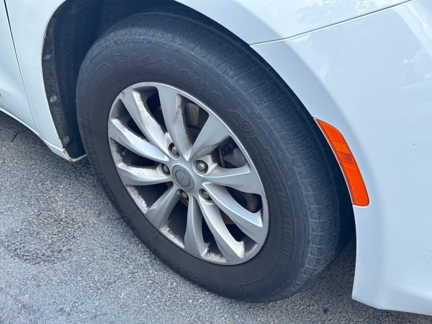 Used 2019 Chrysler Pacifica Touring-L FWD image 5