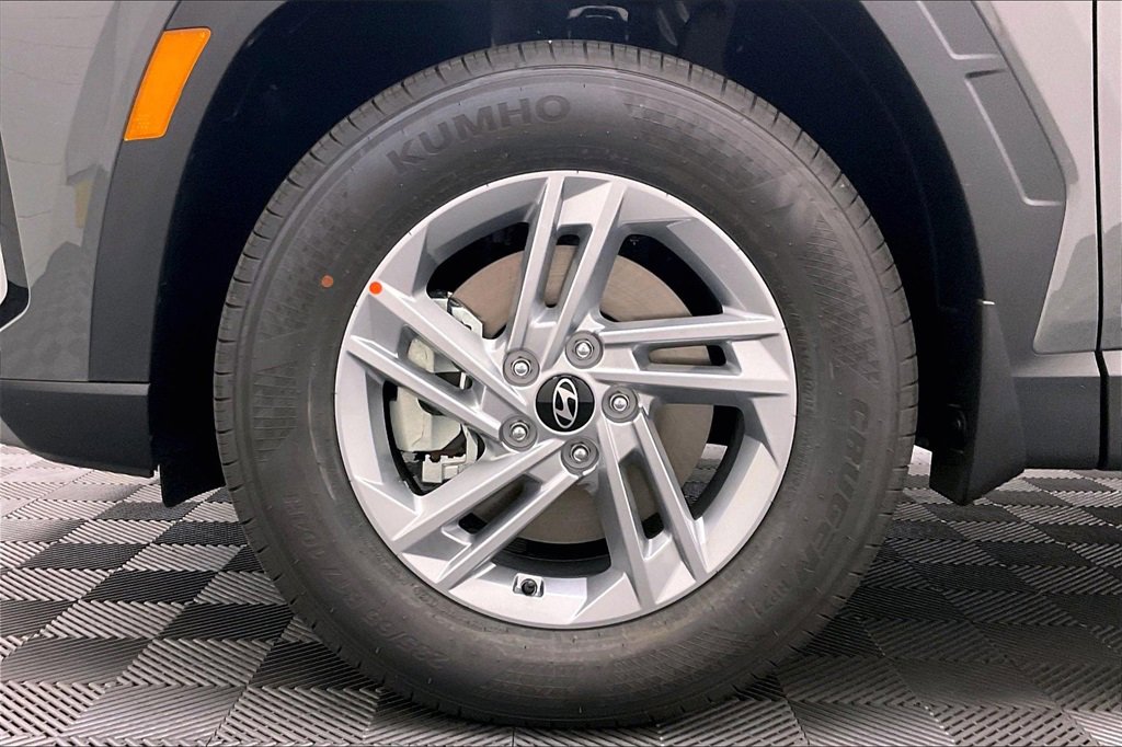 New 2025 Hyundai Tucson SE image 12
