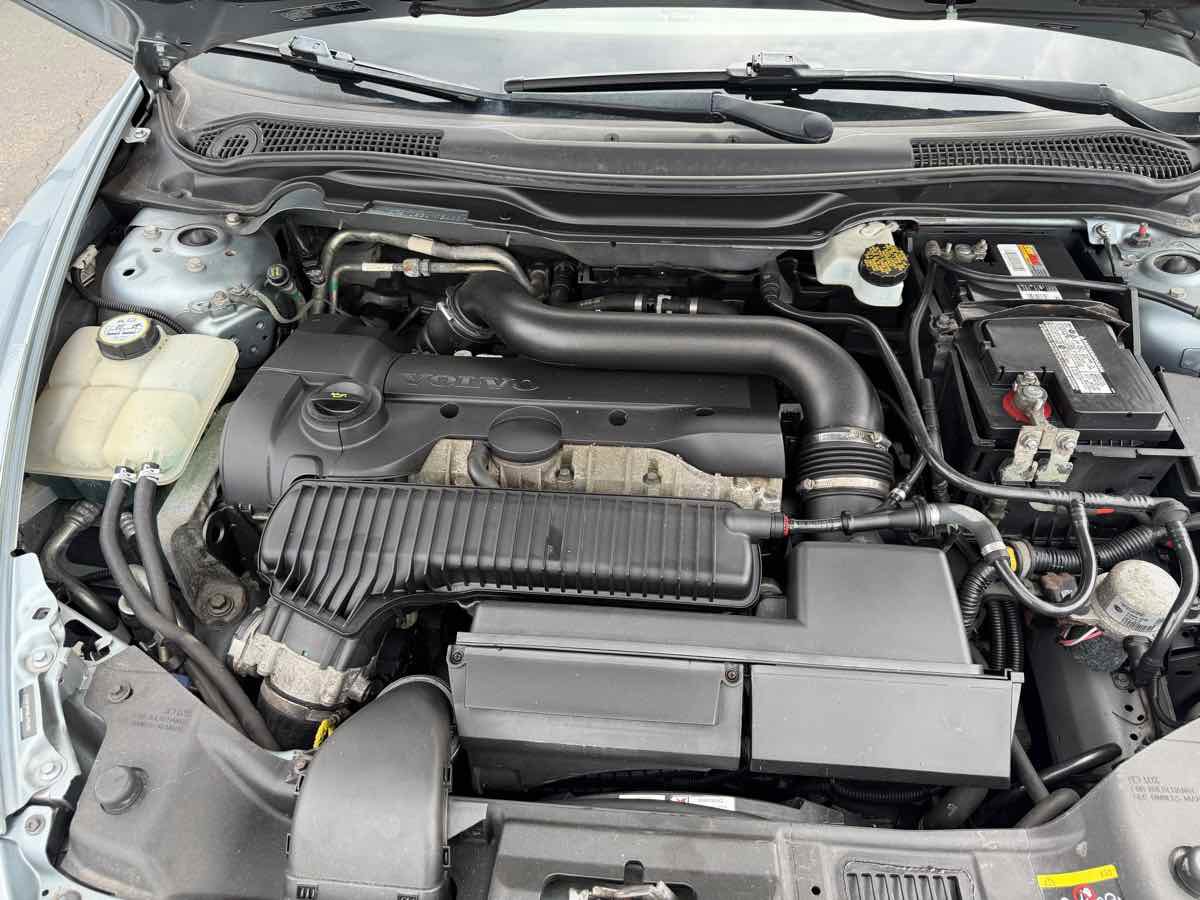 Used 2011 Volvo C70 T5 image 17