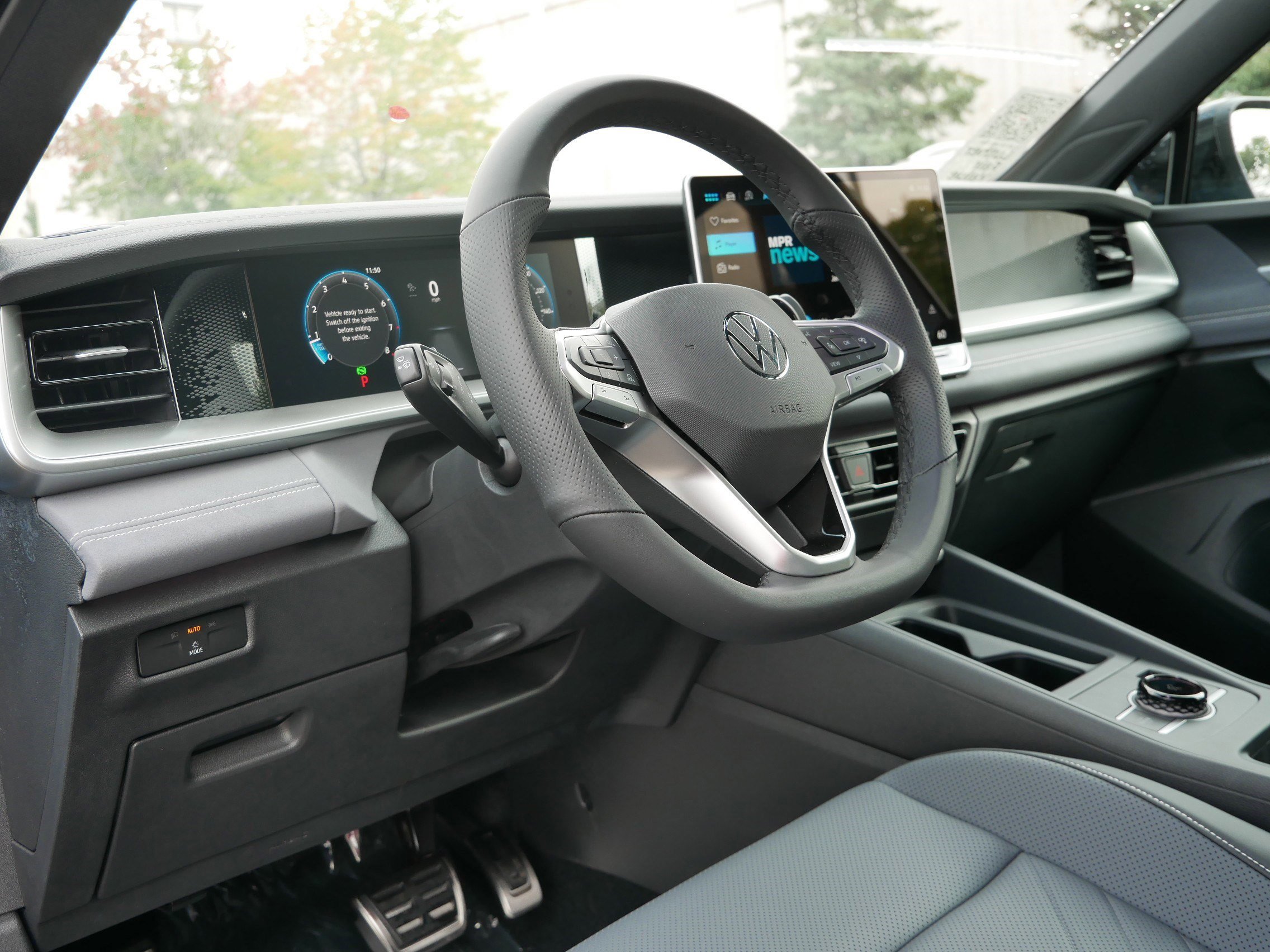 New 2025 Volkswagen Tiguan SE R-Line image 3