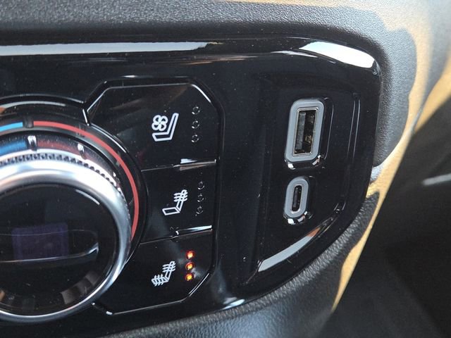 New 2025 GMC Sierra 2500 SLT w/ SLT Premium Package image 9