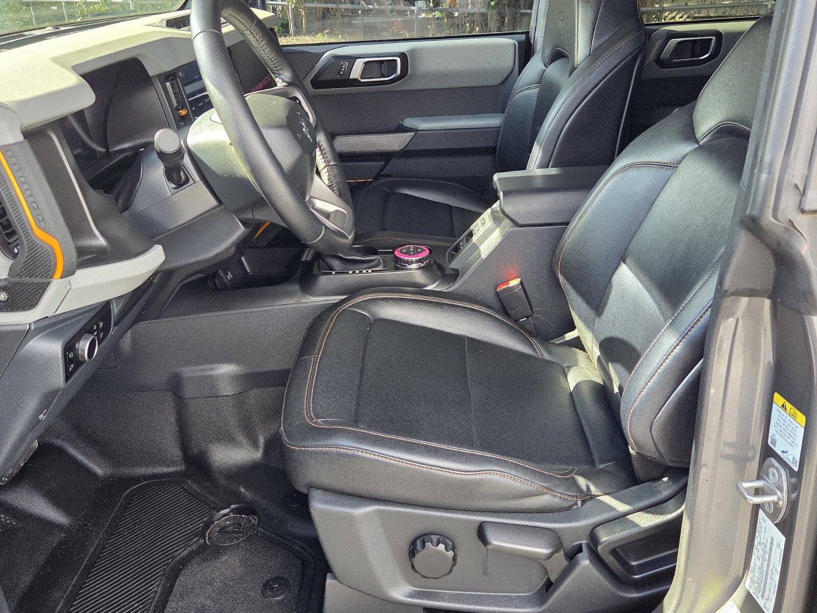 Used 2023 Ford Bronco Badlands image 3