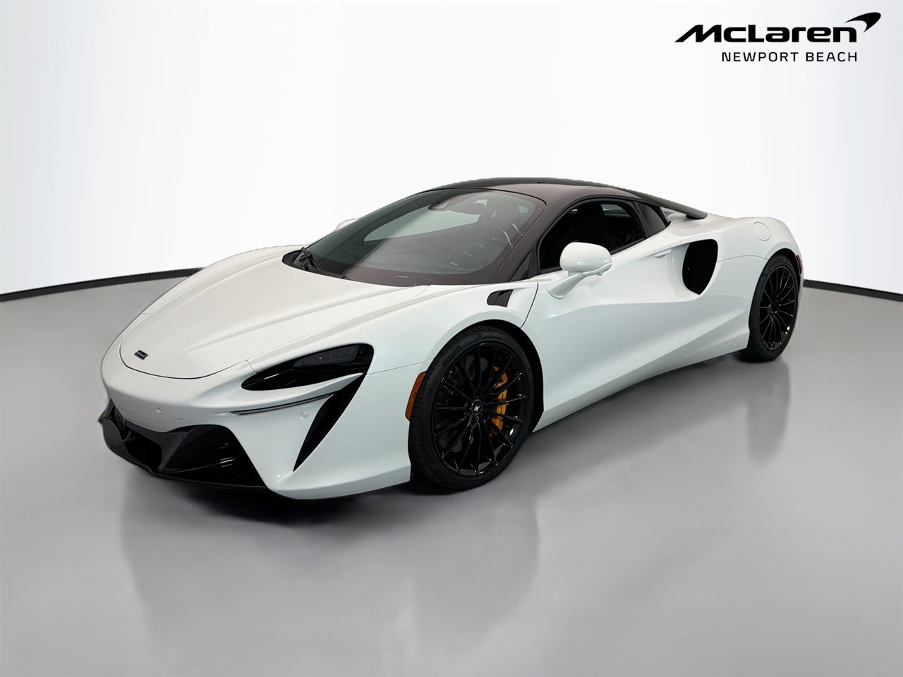 Used 2025 McLaren Artura RWD image 20