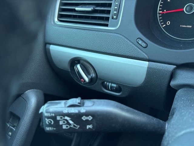Used 2014 Volkswagen Jetta SE image 14