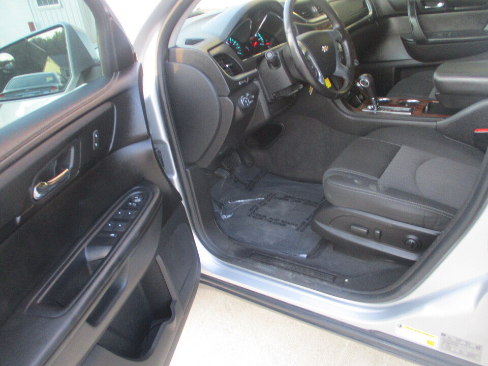 Used 2013 Chevrolet Traverse LT w/ All-Star Edition FWD image 9