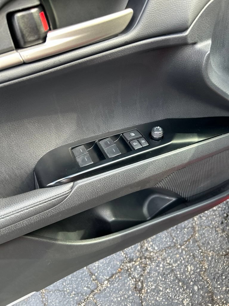Used 2025 Toyota Camry XSE AWD/4WD image 12