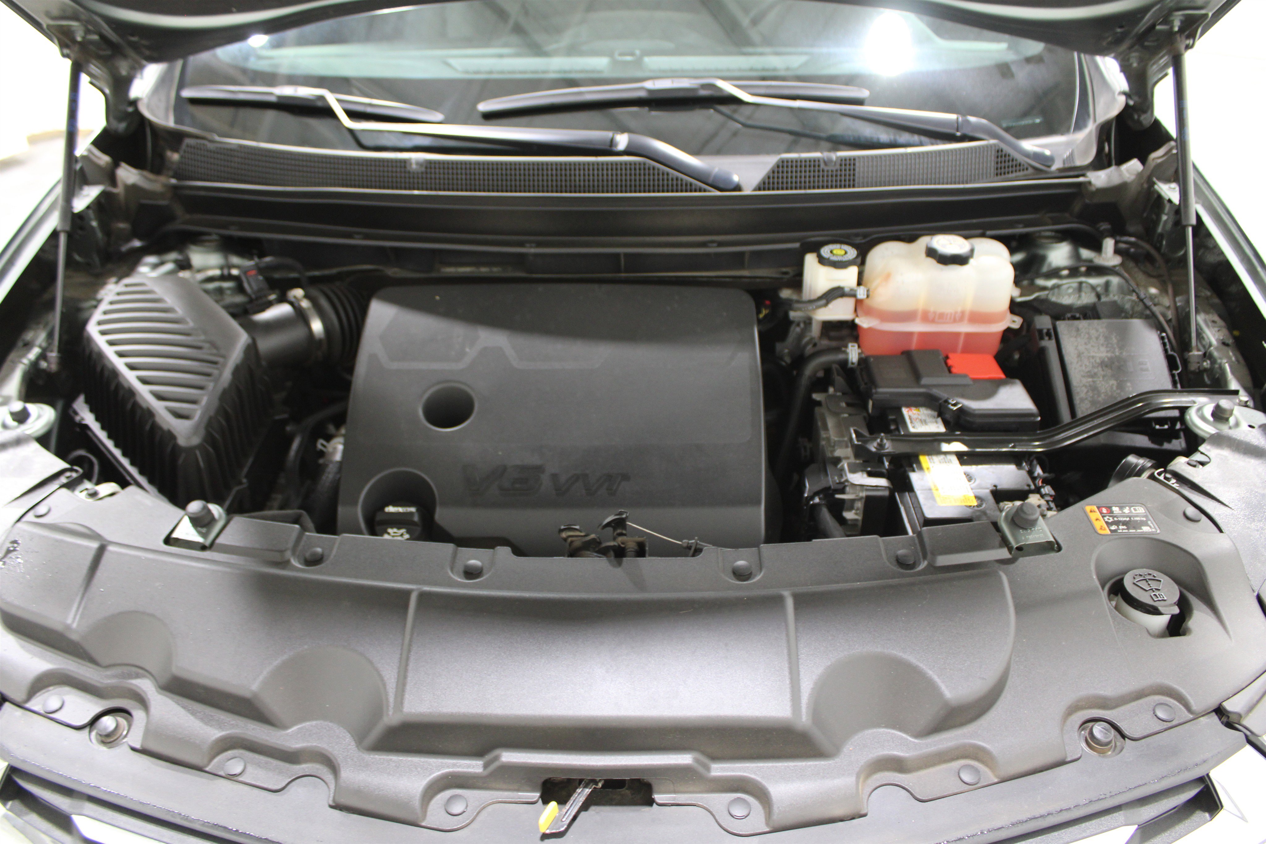 Used 2023 Chevrolet Traverse LT image 46