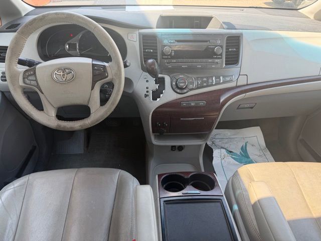 Used 2013 Toyota Sienna XLE FWD image 14