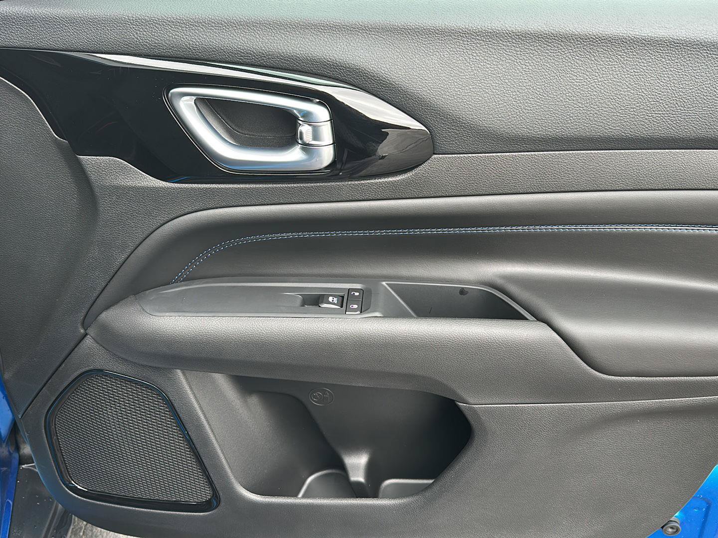 New 2026 Jeep Compass Latitude AWD/4WD image 18