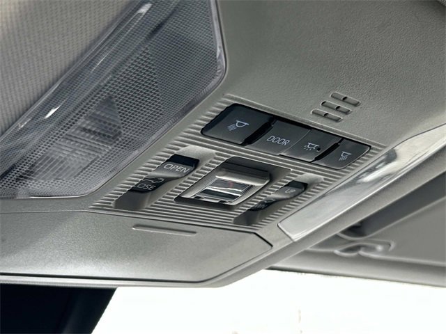 Used 2022 Toyota RAV4 XLE image 40