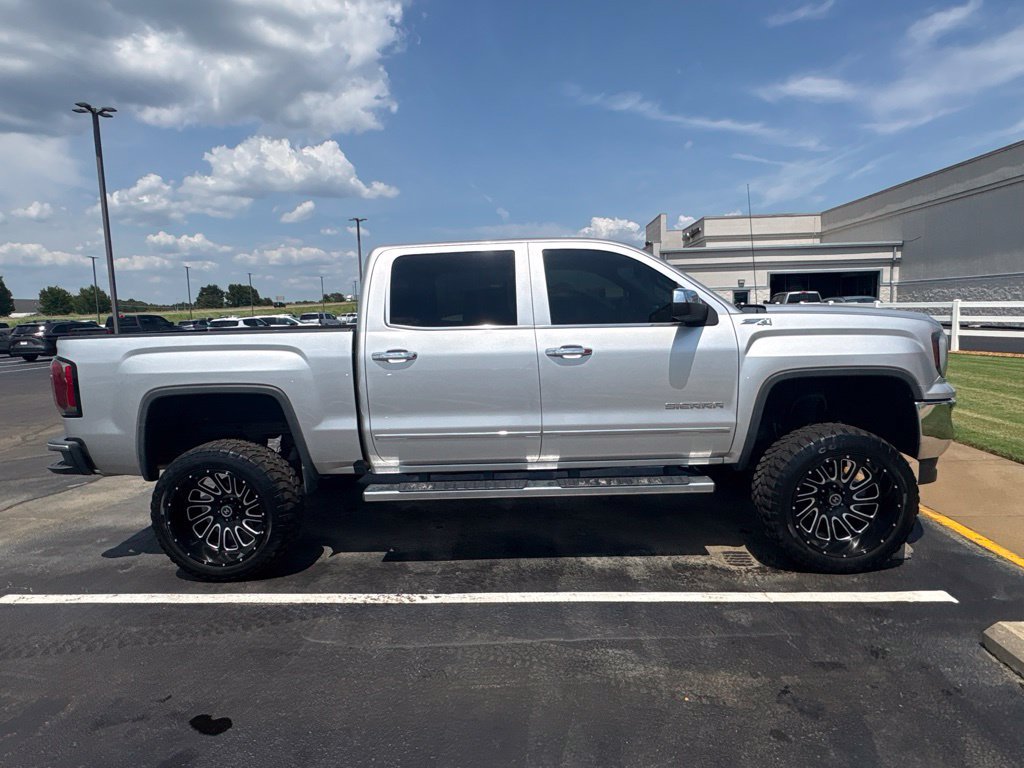Used 2018 GMC Sierra 1500 SLT AWD/4WD image 2