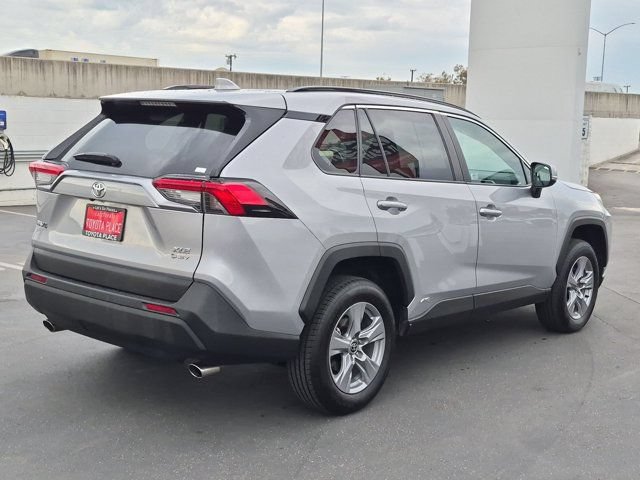 Used 2025 Toyota RAV4 XLE AWD/4WD image 8